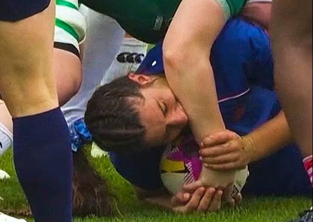 Suspension d’Axelle Berthoumieu : un comportement inacceptable sur le terrain de rugby