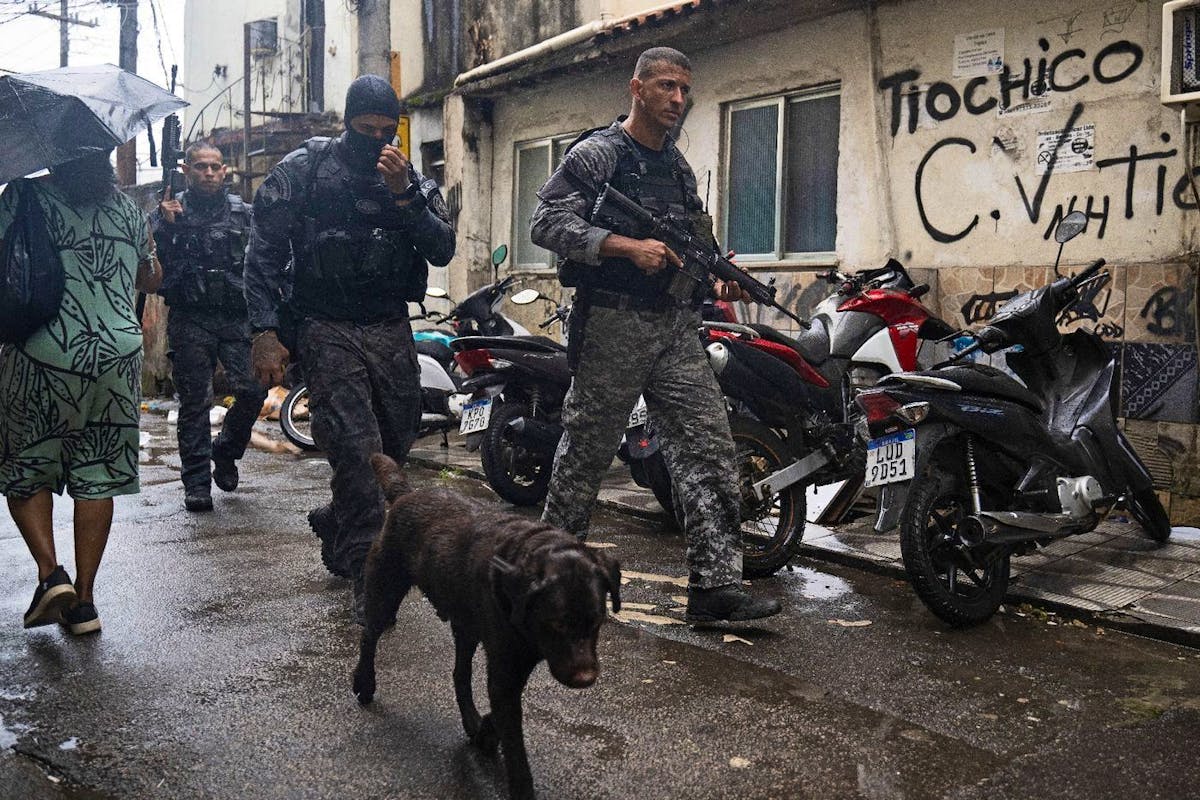 Rio de Janeiro : loi sur la prime « Far-West » pour certains policiers et débats sur les droits humains