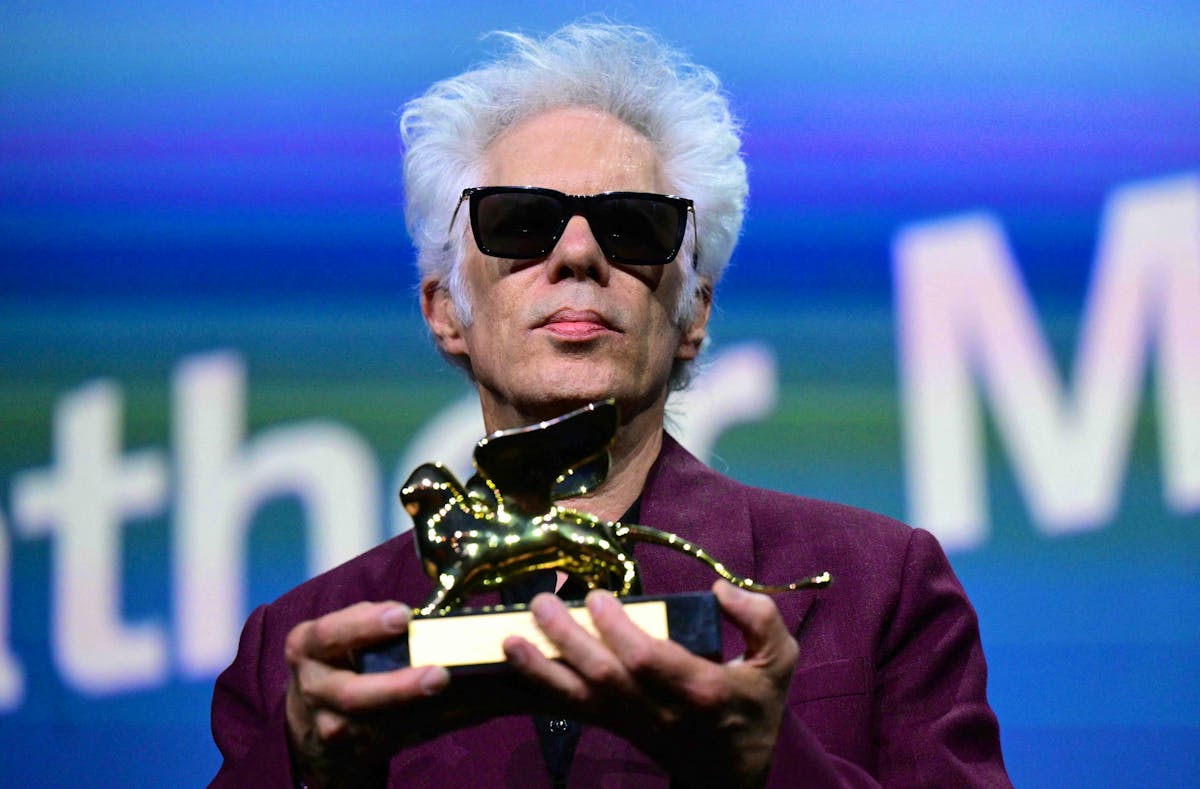 Jim Jarmusch remporte le Lion d’or au 82e Festival de Venise avec «Father Mother Sister Brother»