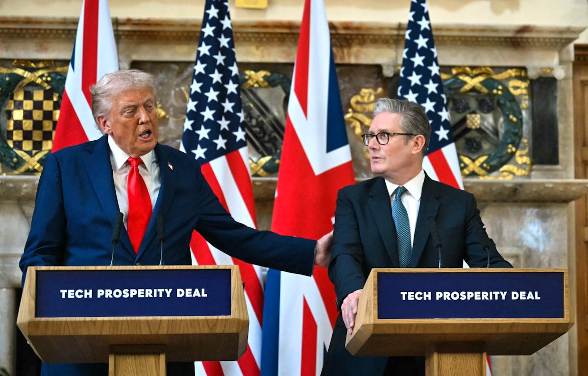 Trump appelle à durcir l’immigration au Royaume-Uni et évoque l’usage de l’armée lors d’une conférence avec Starmer