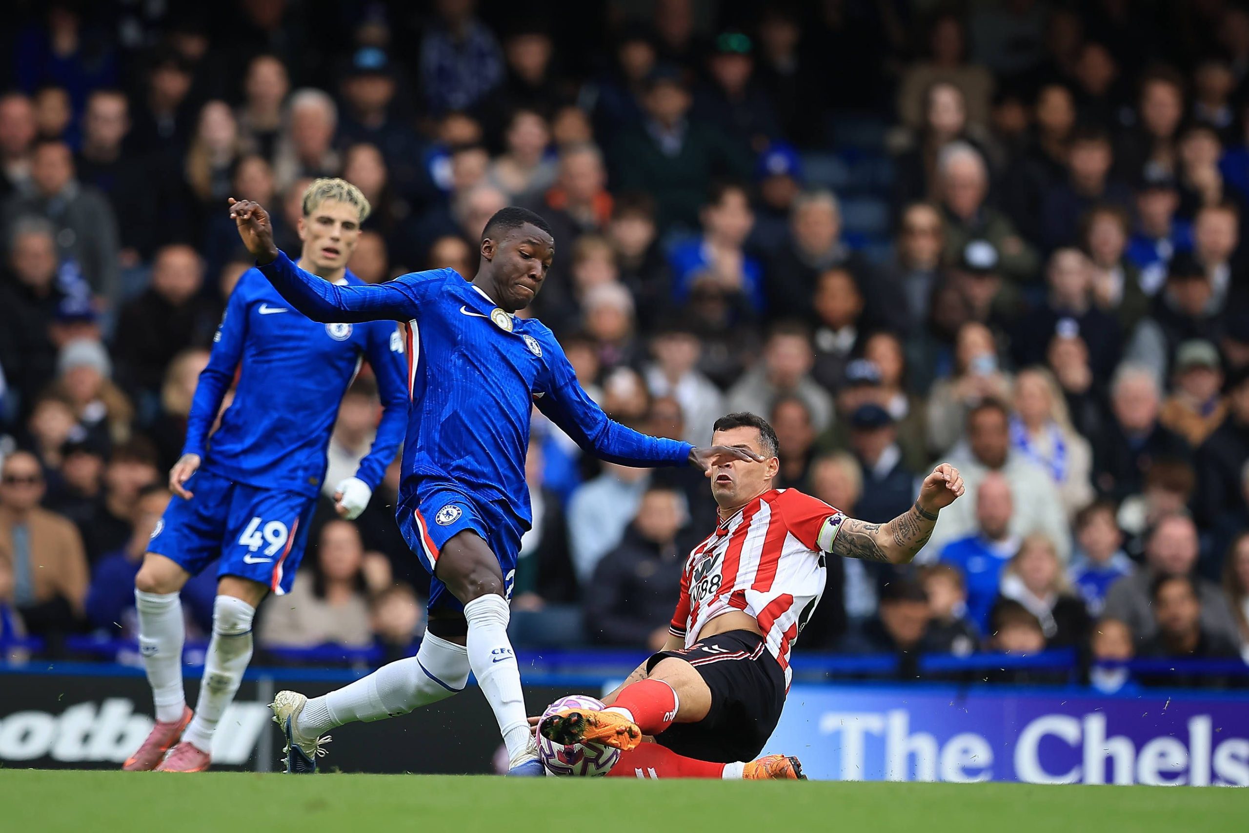 Granit Xhaka mène Sunderland à la victoire sur Chelsea à Stamford Bridge (Premier League) – résumé