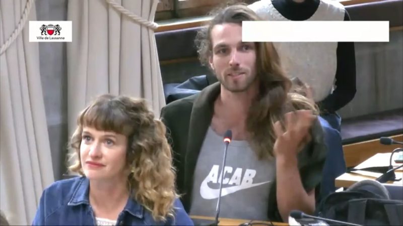 Lausanne: un élu porte un T-shirt ACAB au Conseil communal et déclenche un débat sur la police