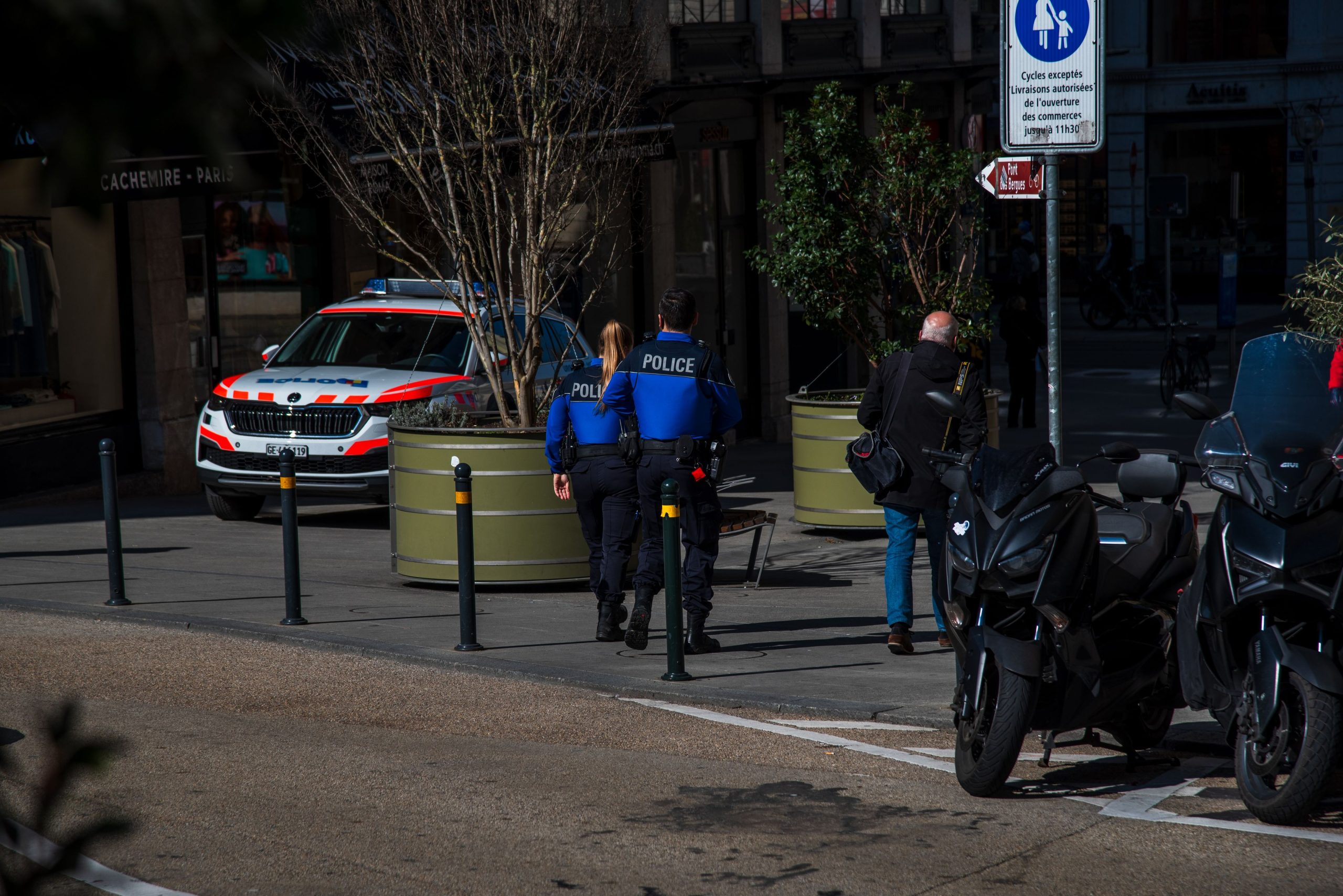 Suisse: la couleur de peau dans les avis de recherche est partiellement écartée après la réforme Ripol