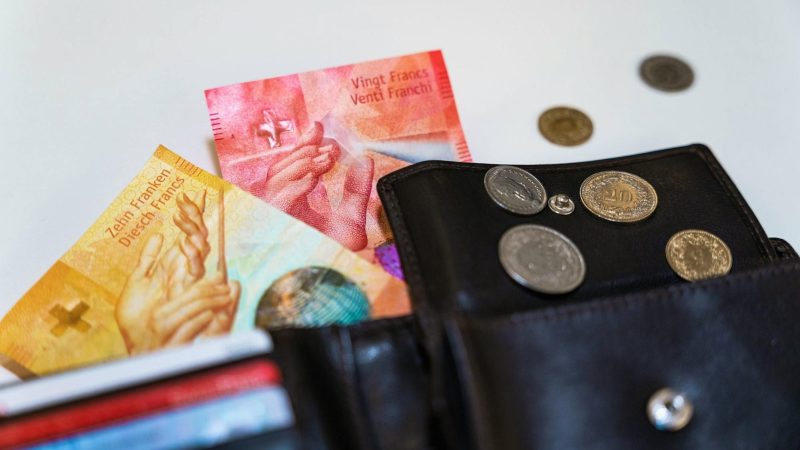 Budget public en Suisse : pourquoi les coupes touchent les services publics malgré des finances apparemment saines