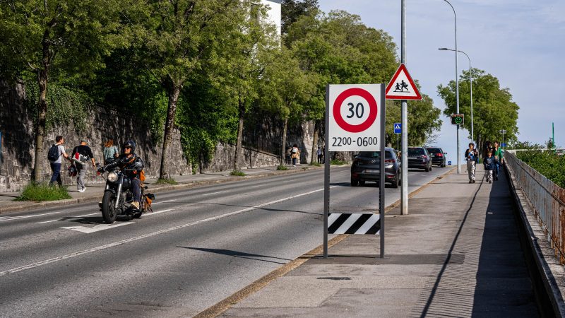 Saint-Gall: enseignante accusée d’un acte allégué sur une élève de 13 ans lors d’un camp estival – enquête en cours