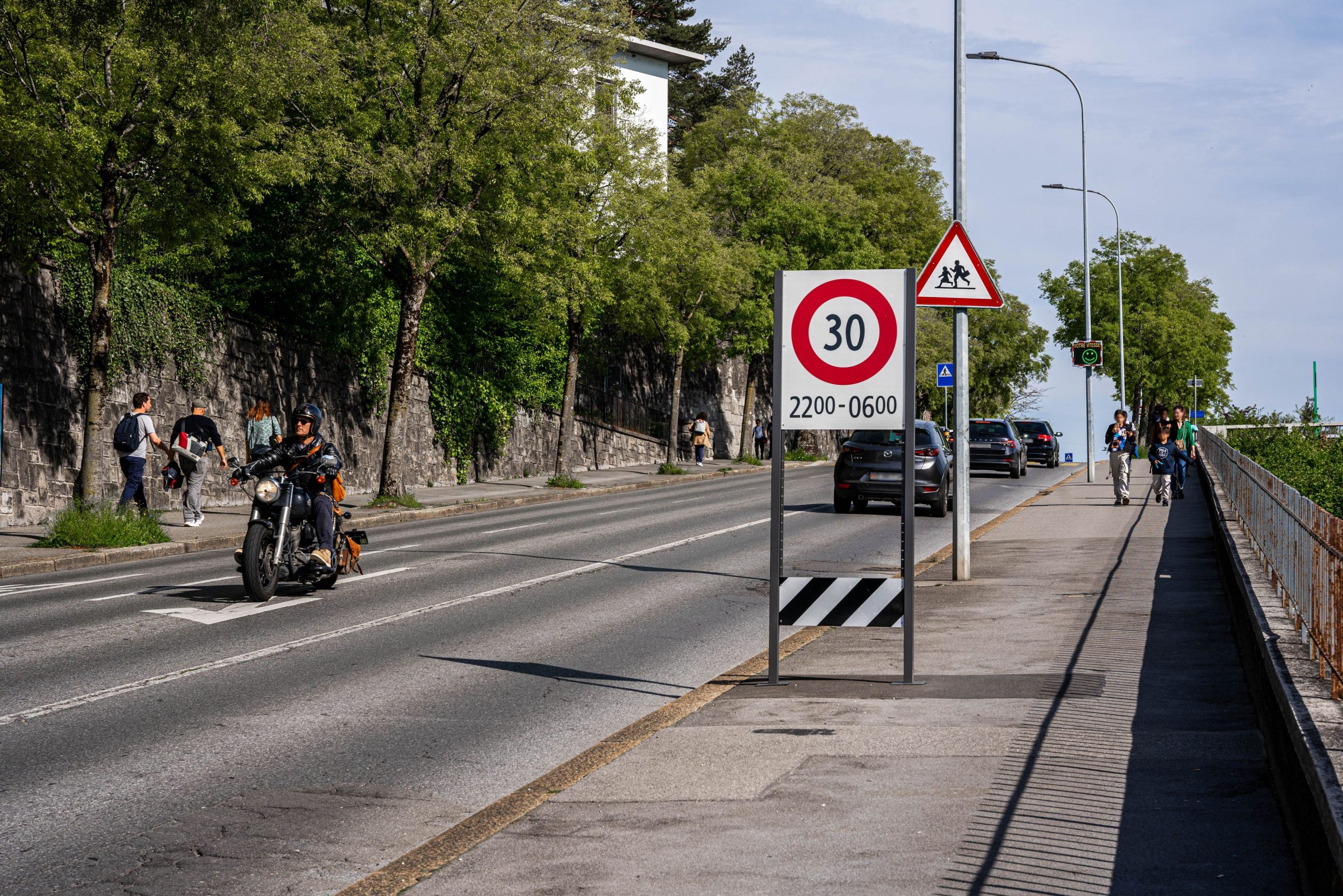 Saint-Gall: enseignante accusée d’un acte allégué sur une élève de 13 ans lors d’un camp estival – enquête en cours