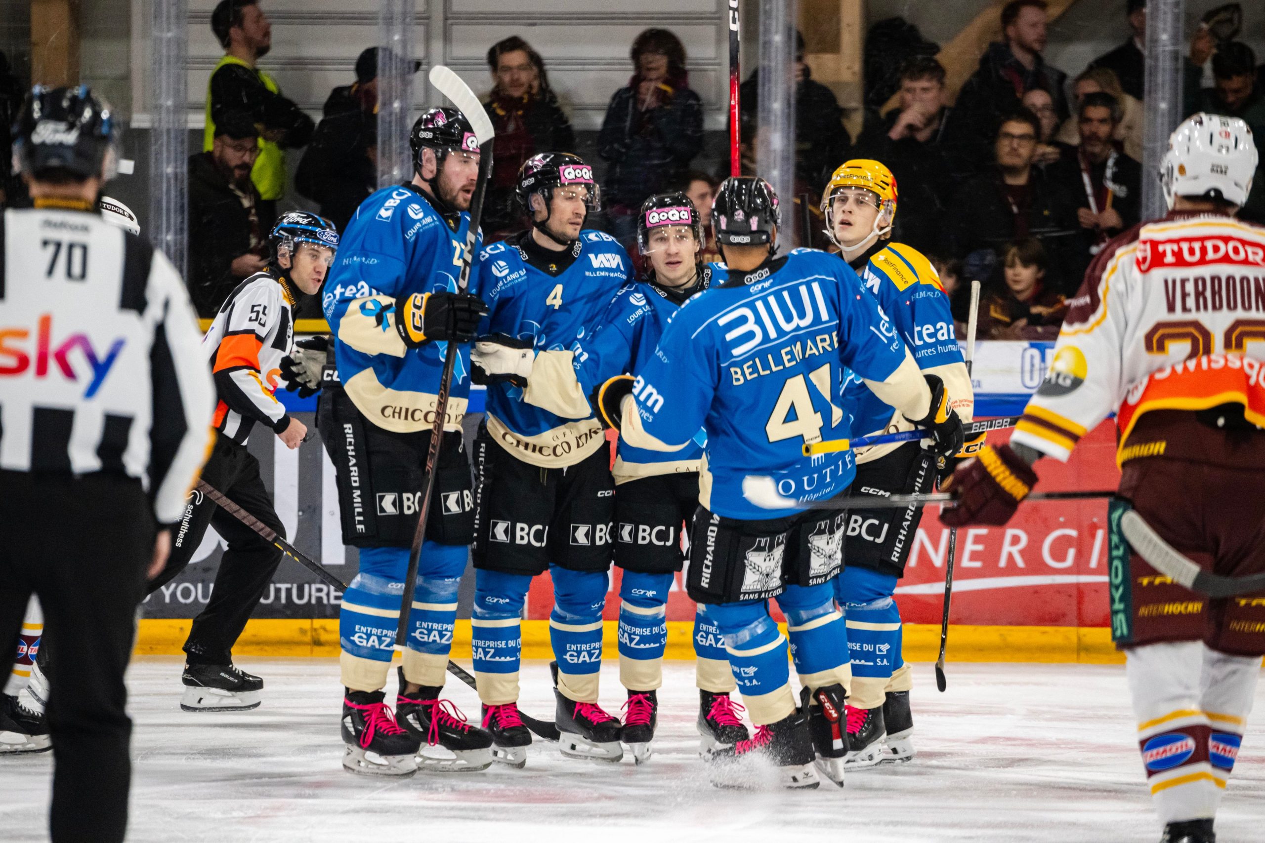 Trump menace de poursuivre la BBC pour jusqu’à 5 milliards de dollars après le montage controversé