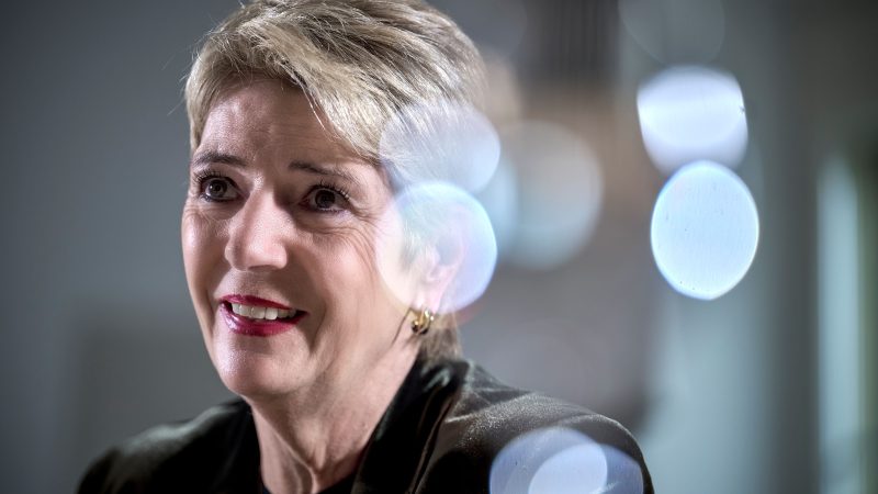 Accord douanier Suisse–États-Unis: Parmelin obtient une réduction des droits de douane et les débats s’enflamment