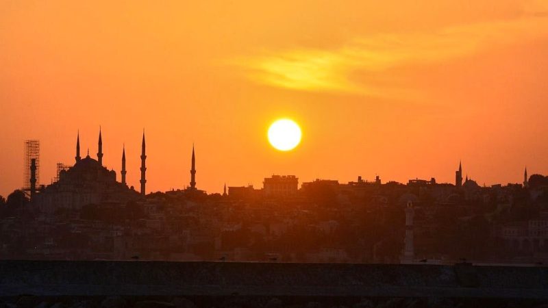 Genève: un professeur de physique sanctionné pour son refus d’activités festives, décision confirmée par le Tribunal fédéral